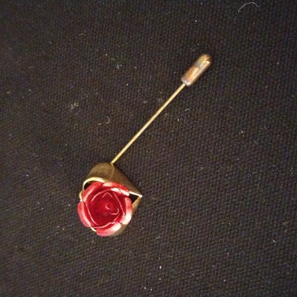 Vintage Gold Tone Red Rose in side a heart Stick Pin